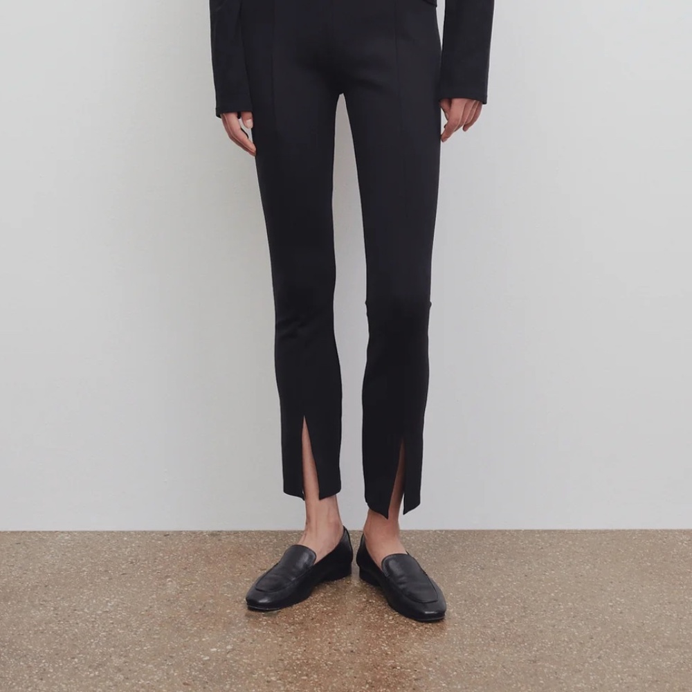 The Row Thilde Pant in Scuba - Navy - Small